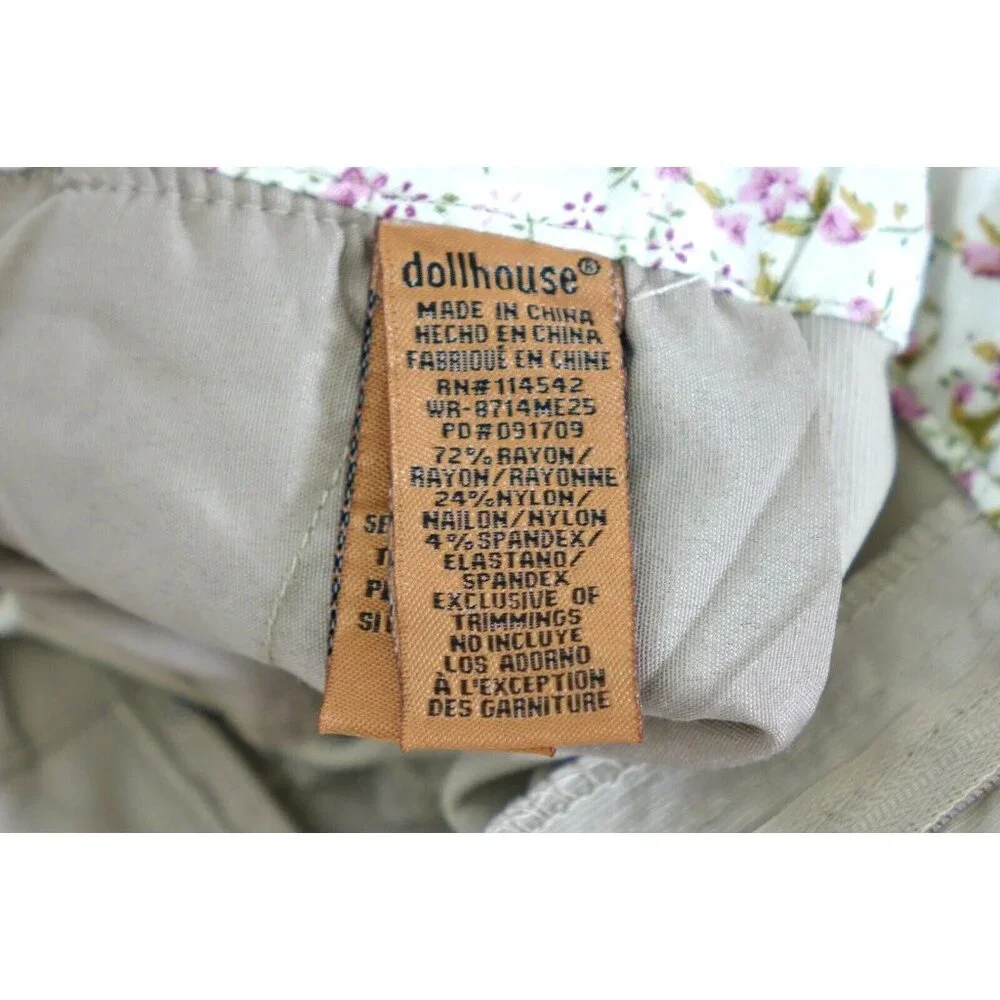 Dollhouse Shorts‎ Women Size 9 Tan Crochet Lace Trim Mid Rise Casual Stretch